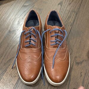 Classic Tan Leather Oxfords with Blue Accents